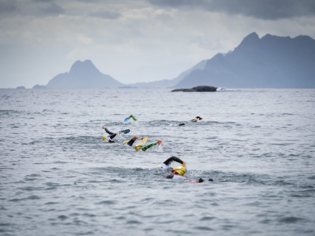 lofoten swimrun participants swimming